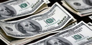 El Gobierno elevó el valor del dólar oficial a $350