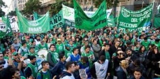 ATE sale a la calle en reclamo de un aumento salarial ATE marcha por aumento salarial