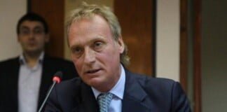 Corrida cambiaria y subida del Riesgo País. Hernán Arbizu: “Los inversores prefieren a una persona débil, como Vidal o Macri”