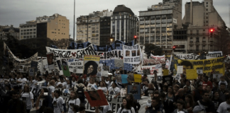 Adriana García: «Los policías que mataron a Diego están en la calle con sus armas trabajando como si nada hubiera pasado»