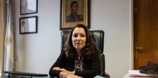 Al Ejecutivo «le gusta escuchar» conversaciones ajenas