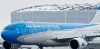 «Macri y Dietrich están quebrando a Aerolíneas Argentinas»