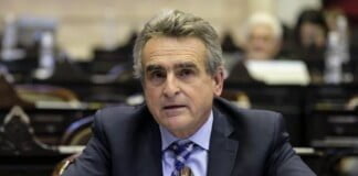 Para Agustín Rossi, «la política le ganó a las redes»