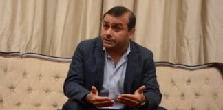 Oscar Herrera Ahuad se suma a las críticas de las medidas de Macri