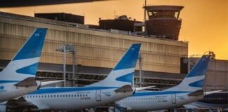 En plena crisis aerocomercial, trabajadores reclaman por paritaria vencida hace un año