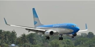 Mario Meoni descarta restablecer el transporte aéreo y terrestre