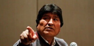 Evo Morales: «Bolivia tiene dos pandemias, el coronavirus y la dictadura que nos mata de hambre»