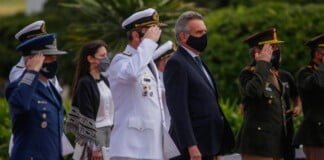 Agustín Rossi, tras el homenaje a los tripulantes del ARA San Juan: «Fue desandar un camino de maltratos»