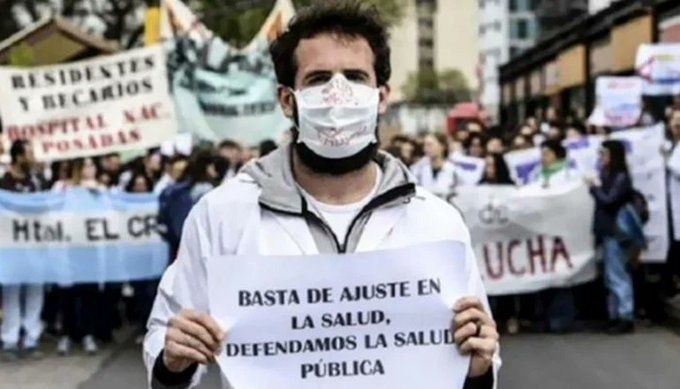 Médicos y enfermeros en lucha