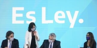 El Presidente promulgó la ley IVE y el Plan de los Mil Días