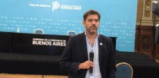 Carlos Bianco: «Hemos vacunado al 99% de los trabajadores de la salud en la Provincia de Buenos Aires»