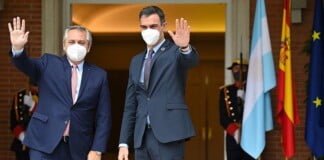 Pedro Sánchez manifestó su apoyo a la Argentina en el reclamo por las sobretasas del Fondo