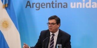Claudio Moroni: «no hay una norma que diga que no se paga el salario» a quienes no se vacunen