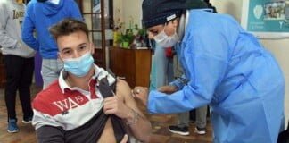 Comienza la vacunación de adolescentes de 12 a 17 años con factores de riesgo