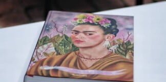 Un libro presenta por primera vez la obra completa de Frida Kahlo