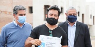Ferraresi y Capitanich entregaron viviendas y créditos hipotecarios en Chaco