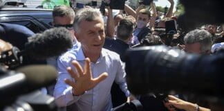 Alberto Fernández firmó el decreto y relevó a Mauricio Macri del deber de confidencialidad