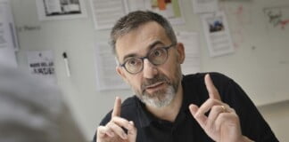 El consultor Gutiérrez-Rubí reforzó la idea de «ir al territorio» en una reunión con miembros del Gabinete nacional