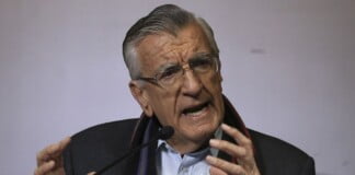 José Luis Gioja: «Andar con una urna en la cabeza no sirve»