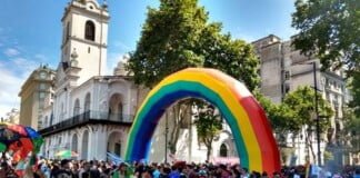 A treinta años de la primera marcha, hoy se celebra el orgullo de ser