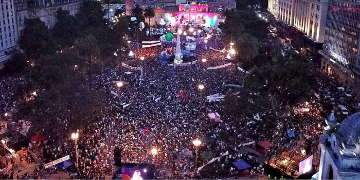 10 de diciembre - Plaza de Mayo