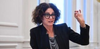 Todesca en Washington por su candidatura al BID