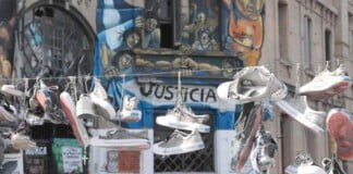 Las zapatillas siguen marchando: realizan una movilización y homenajes a las víctimas de la tragedia de Cromañón