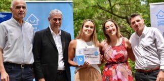 Ferraresi entregó créditos para la construcción en Lomas de Zamora