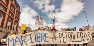 Ambientalistas realizan movilizaciones para rechazar la exploración sísmica en el mar