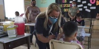 Vacunación: la Provincia de Buenos Aires implementará postas itinerantes en las escuelas de verano