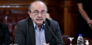 Moreau: «La Corte está trabajando de común acuerdo con la oposición para suspender la democracia»