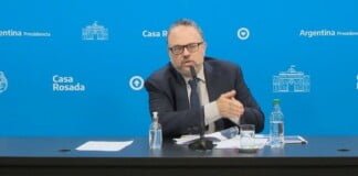 Matías Kulfas: «Argentina está creciendo, generando empleo y sacando a mucha gente de la pobreza»