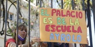Palacio Ceci: La comunidad educativa de la escuela para personas sordas se manifestó hoy contra el gobierno porteño