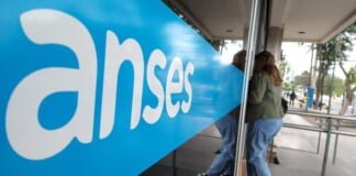 El Gobierno oficializó el bono extraordinario para jubilados y pensionados