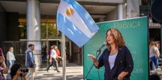 CABA: Docentes agrupados en UTE concentraron en la Legislatura contra la modificación inconsulta del Estatuto