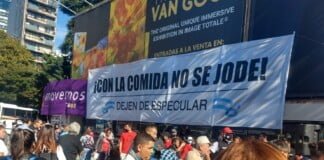 ‘Con la comida no se jode’: Organizaciones sociales se manifiestan frente a La Rural