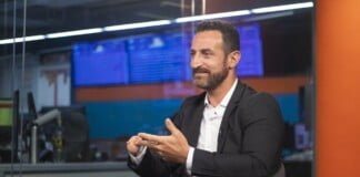 Roberto Sukerman: «Macri solo tiene en cuenta políticas que desprecian los derechos de los trabajadores»