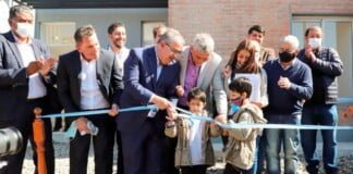 Ferraresi visitó Catamarca para entregar viviendas y créditos