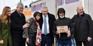 Fernández, Ferraresi y Secco entregaron 224 viviendas en Ensenada