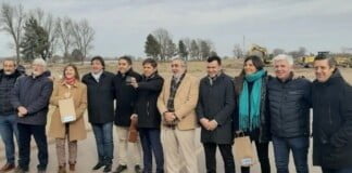 Axel Kicillof encabezó la puesta en marcha de la pavimentación de la Ruta del Cereal