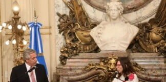 Batakis, con el gobierno al hombro