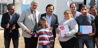 Ferraresi entregó en Salta viviendas construidas a través del Programa Federal Casa Propia