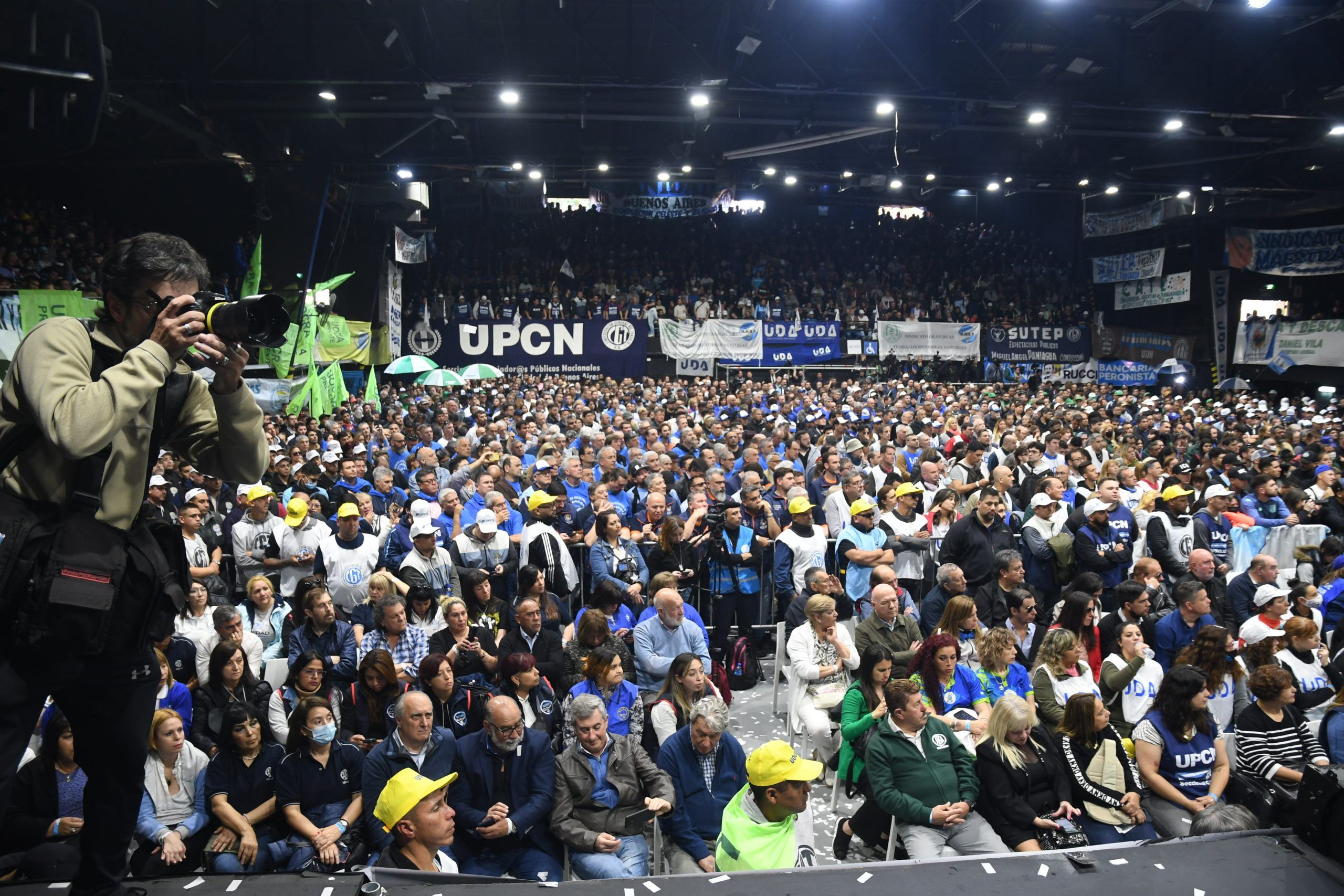 17 de octubre: comenzó el acto de un sector de la CGT