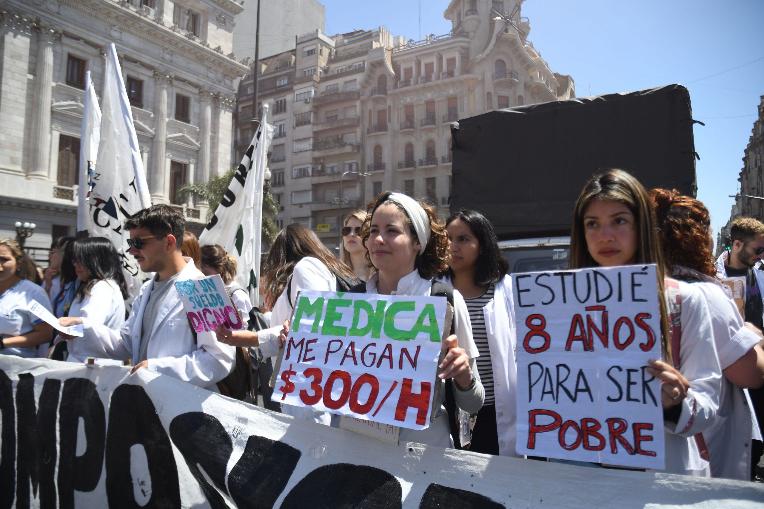 Paro y movilización de residentes y concurrentes porteños