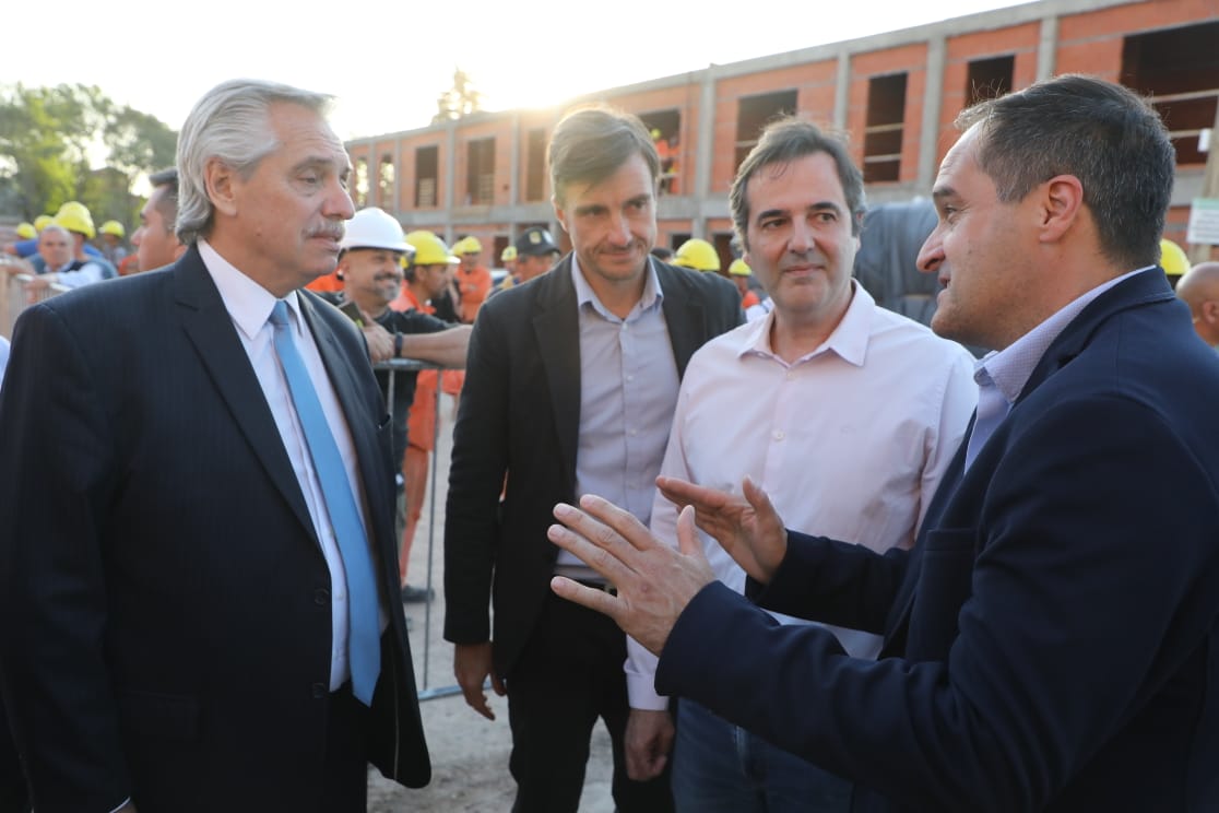 Maggiotti dijo que el objetivo es culminar las 140.000 viviendas en construcción en todo el país