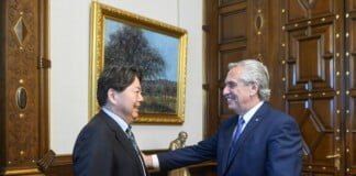 Alberto Fernández se reunió con el canciller de Japón