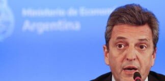Massa avanza con modificaciones en la política cambiara.
