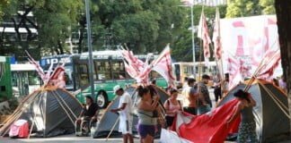 La Unidad Piquetera levantó el acampe de la 9 de Julio