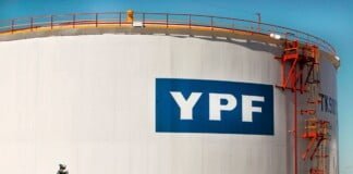 Referentes oficialistas alertan «embestida buitre» para privatizar YPF por fallo en EEUU ypf