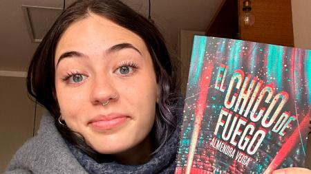645a7b272ce5b_450 Almendra Veiga publicó su primera novela